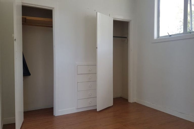 Photo of property in 627 Beach Road, Rothesay Bay, Auckland, 0630