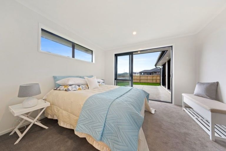 Photo of property in 2 Lippiatt Crescent, Pokeno, 2402