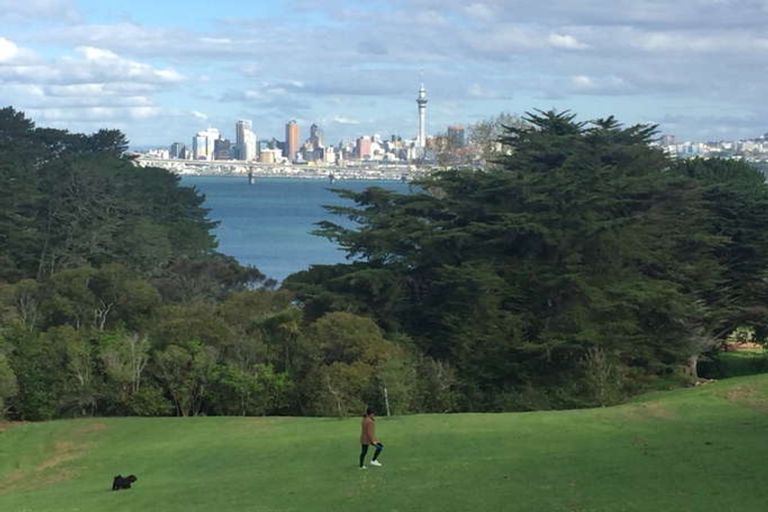 Photo of property in 58 Colonial Road, Birkenhead, Auckland, 0626