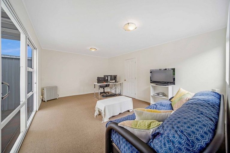 Photo of property in 3/18 Nelson Street, Papakura, 2110