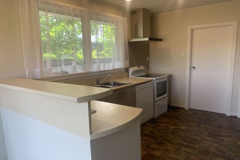 Photo of property in 11 Flower Street, Bryndwr, Christchurch, 8053