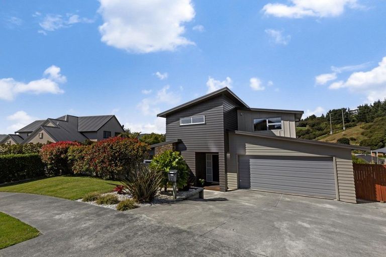 Photo of property in 9 Endeavour Drive, Whitby, Porirua, 5024