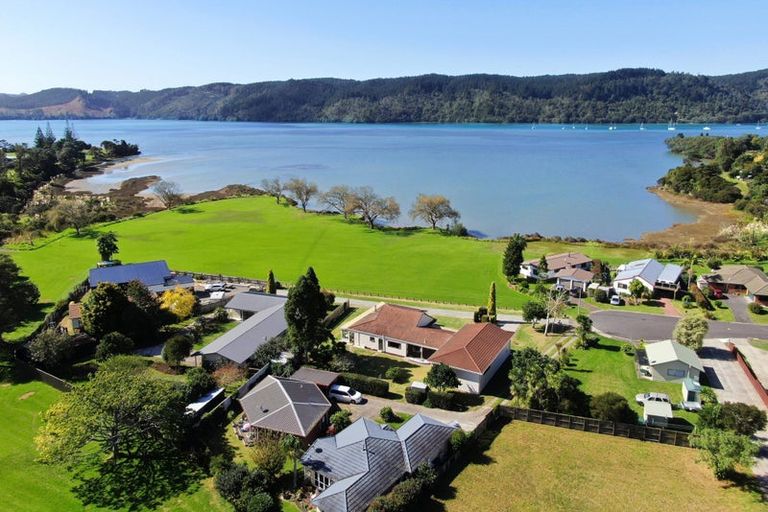 Photo of property in 126 Patiki Place, Whangamata, 3620