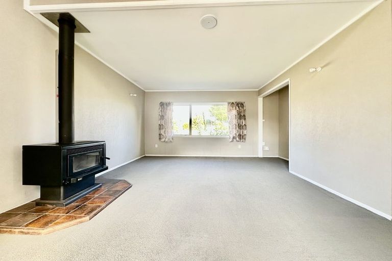 Photo of property in 10 Nicholson Avenue, Papatoetoe, Auckland, 2025