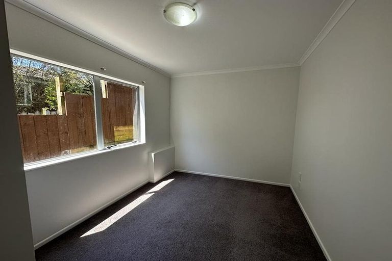 Photo of property in 15 Leo Street, Glen Eden, Auckland, 0602