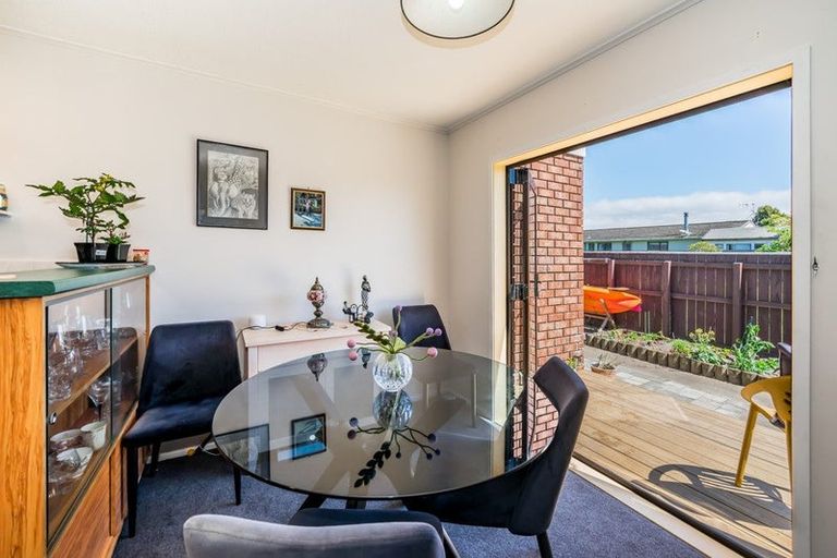Photo of property in 13a Hadfield Place, Paraparaumu Beach, Paraparaumu, 5032
