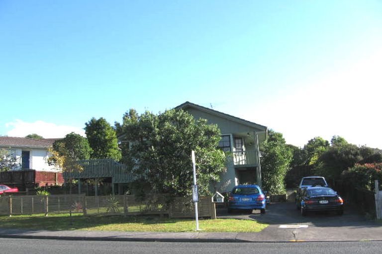Photo of property in 44 Meadowood Drive, Unsworth Heights, Auckland, 0632