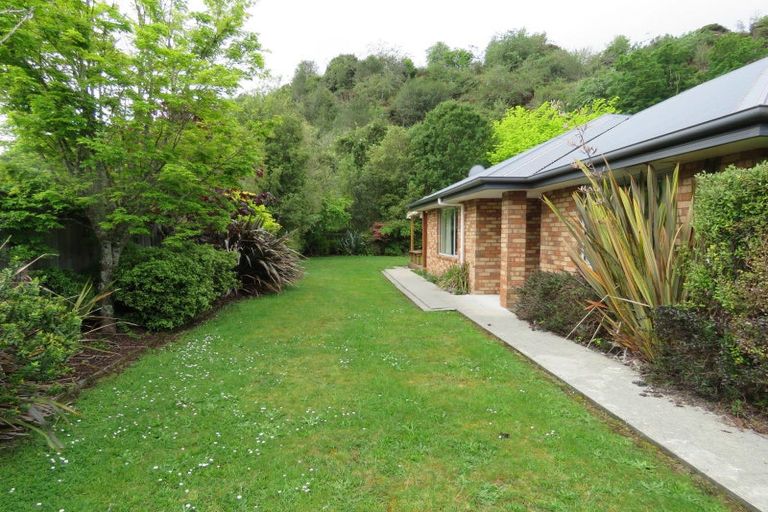 Photo of property in 20 Coal Street, Reefton, 7830