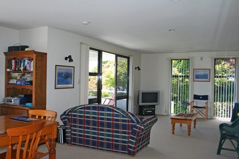 Photo of property in 6 Harvey Street, Waipahihi, Taupo, 3330