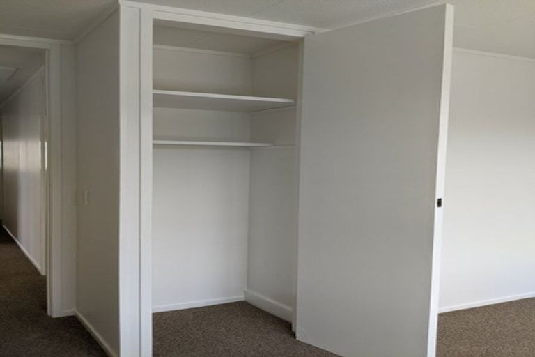 Photo of property in 60 Lavelle Road, Henderson, Auckland, 0612