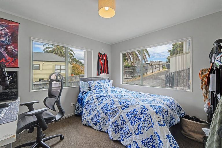 Photo of property in 2/24 Mcquarrie Avenue, Wattle Downs, Auckland, 2103