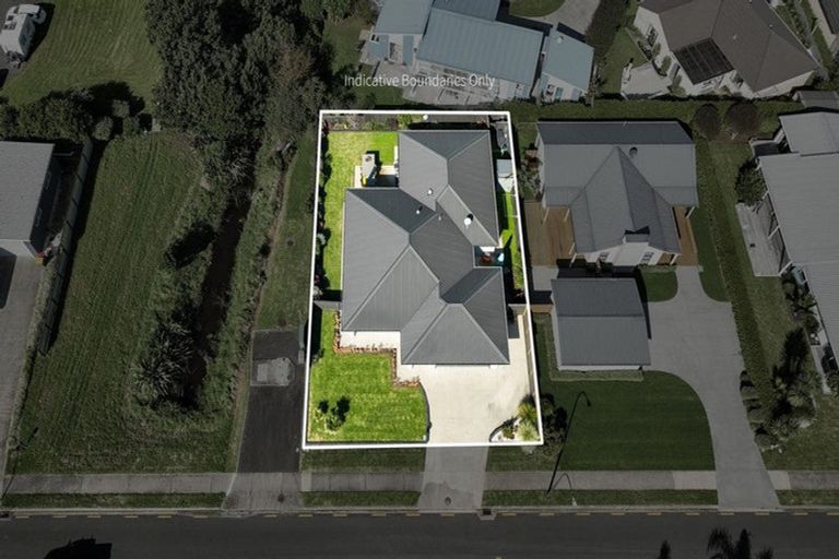 Photo of property in 21 Surfers Avenue, Waihi Beach, 3611