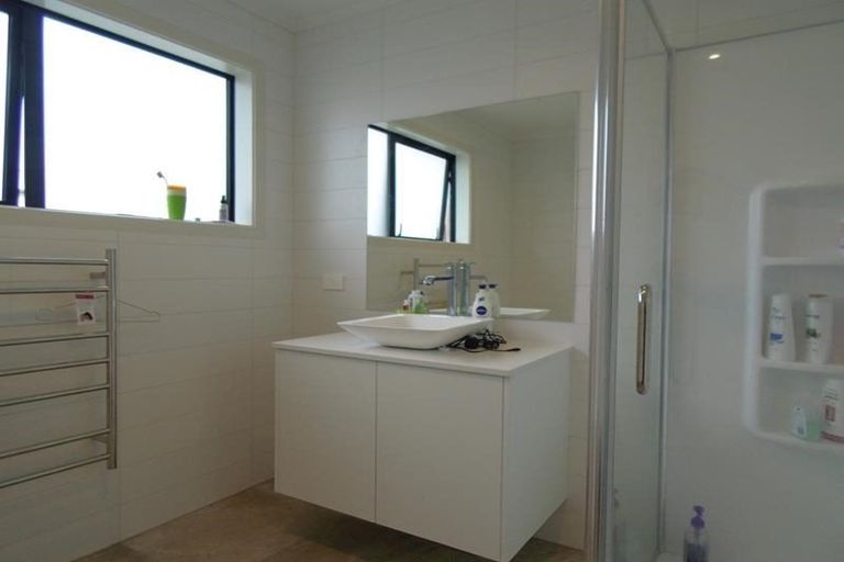 Photo of property in 2 Saltmarsh Road, Hobsonville, Auckland, 0616