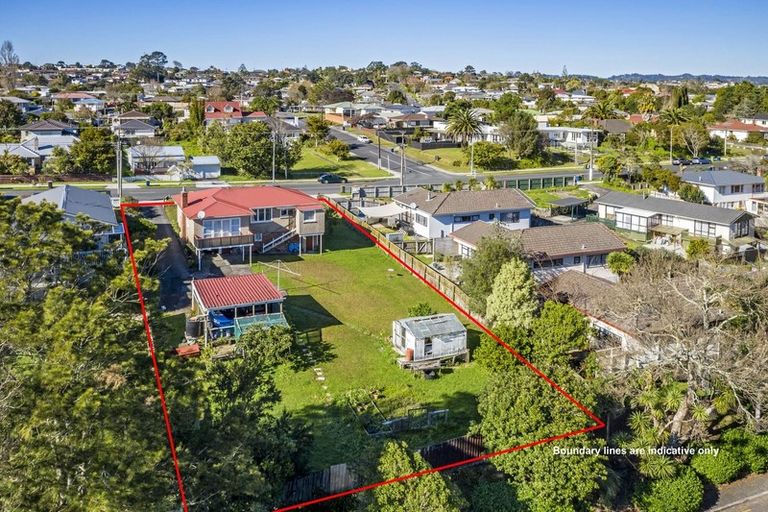 Photo of property in 13 Newington Road, Henderson, Auckland, 0612