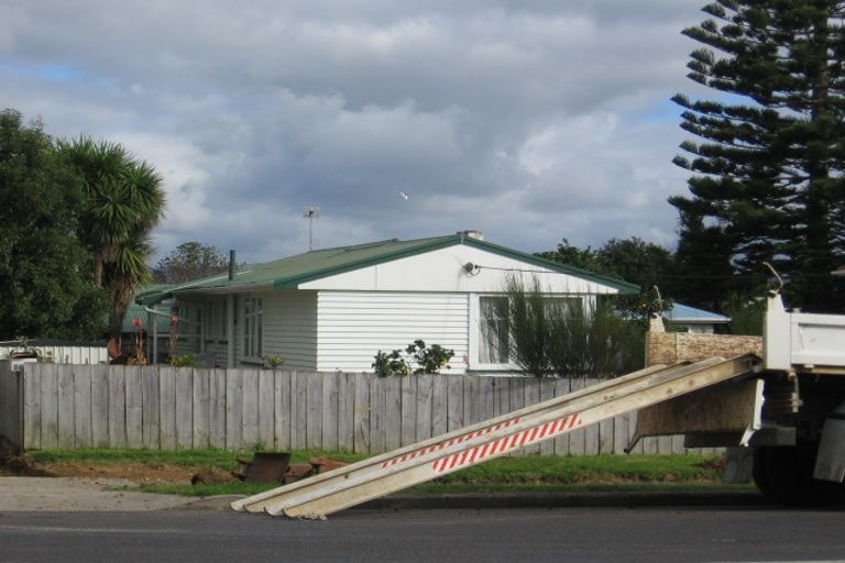 Photo of property in 88 Taikata Road, Te Atatu Peninsula, Auckland, 0610