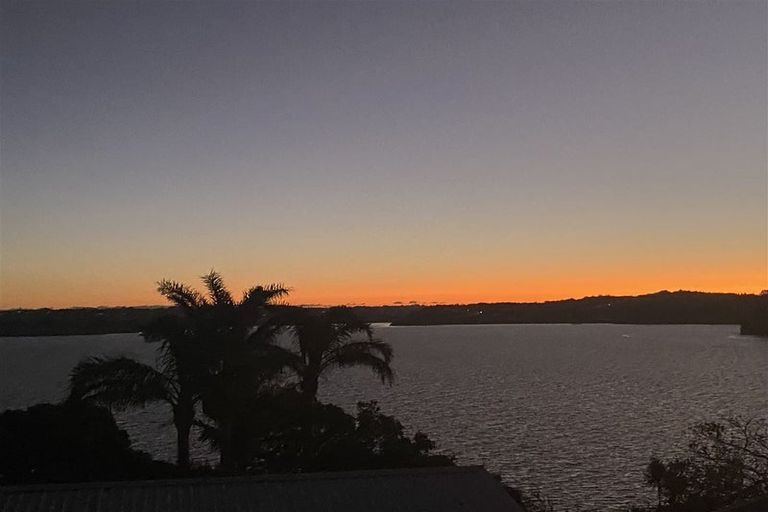 Photo of property in 811a Whangaparaoa Road, Manly, Whangaparaoa, 0930