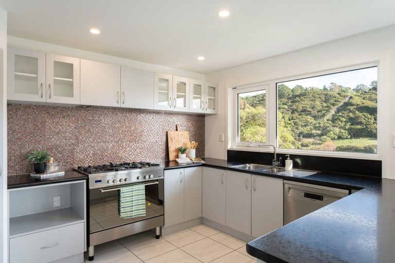 Photo of property in 50 Exploration Way, Whitby, Porirua, 5024