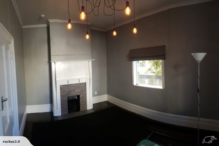 Photo of property in 6 Newman Terrace, Thorndon, Wellington, 6011