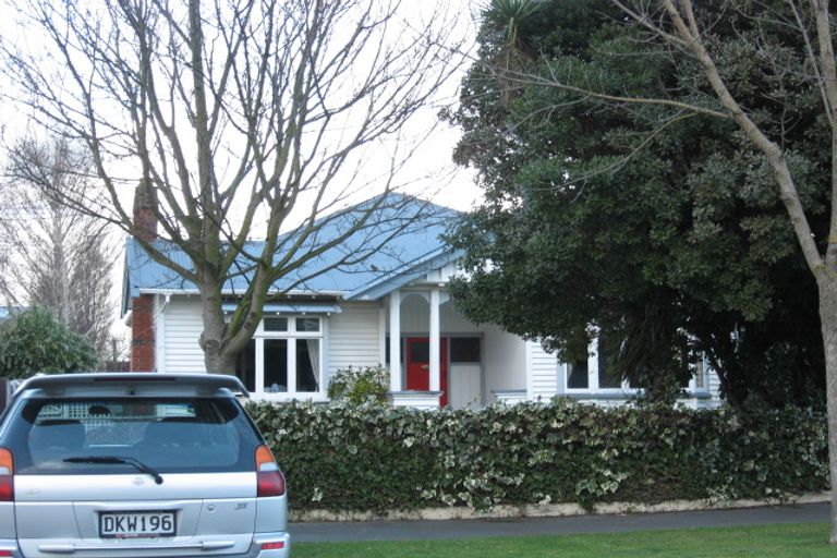 Photo of property in 122 Bishop Street, St Albans, Christchurch, 8014