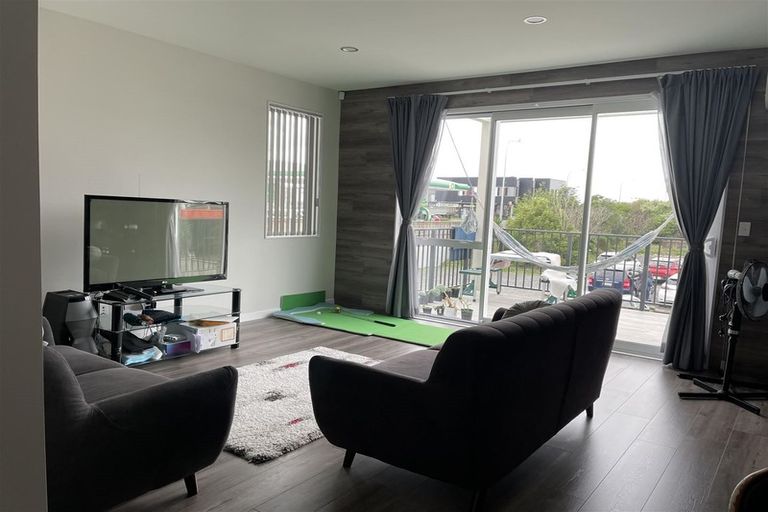 Photo of property in 19 Nephrite Lane, Henderson, Auckland, 0610