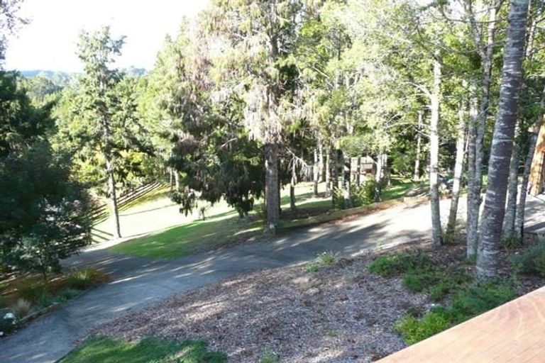 Photo of property in 52 Tram Valley Road, Swanson, Auckland, 0614