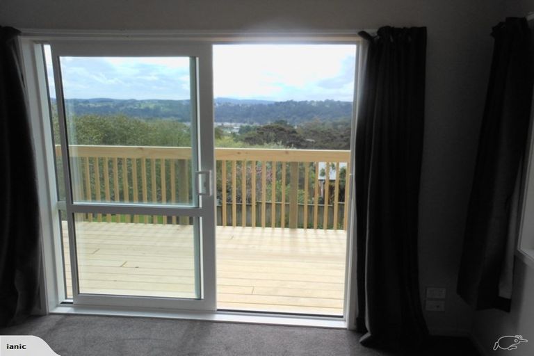 Photo of property in 12 Leveloff Road, Paremoremo, Auckland, 0632
