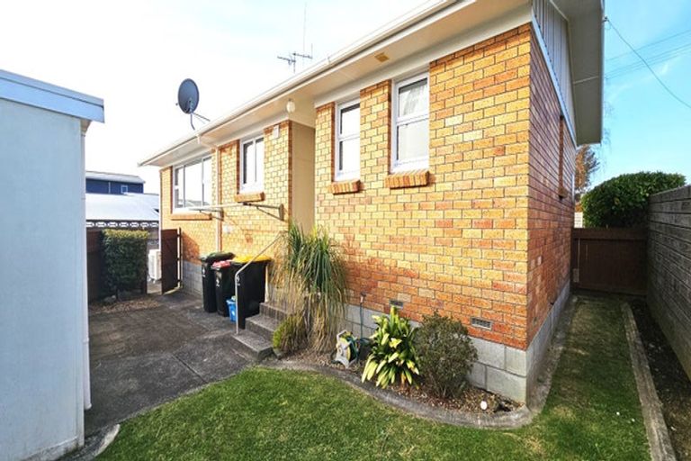 Photo of property in 15a Hall Road, Matua, Tauranga, 3110