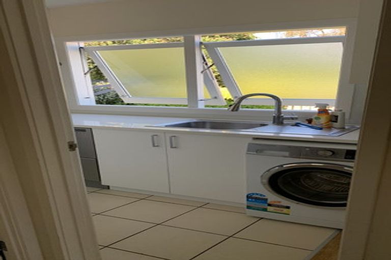 Photo of property in 14 Sackville Street, Fitzroy, New Plymouth, 4312