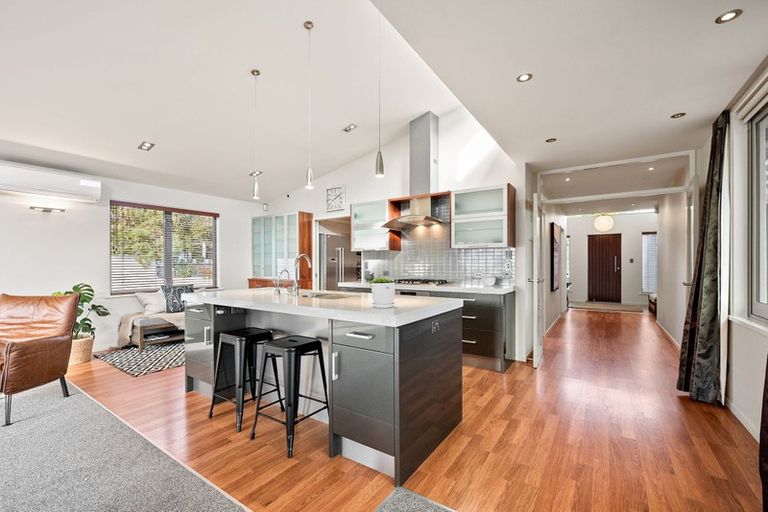 Photo of property in 361 Te Moana Road, Waikanae, 5036