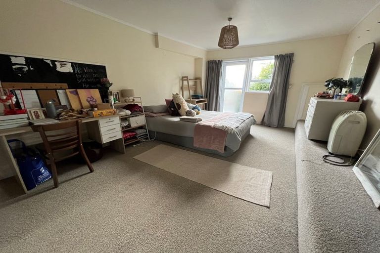 Photo of property in 1/18 Newhaven Terrace, Mairangi Bay, Auckland, 0630