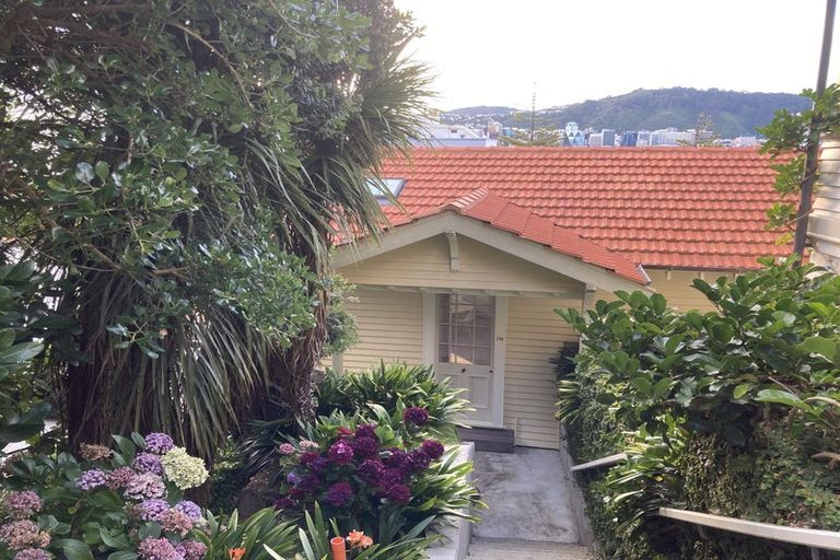 Photo of property in 13 Grass Street, Oriental Bay, Wellington, 6011