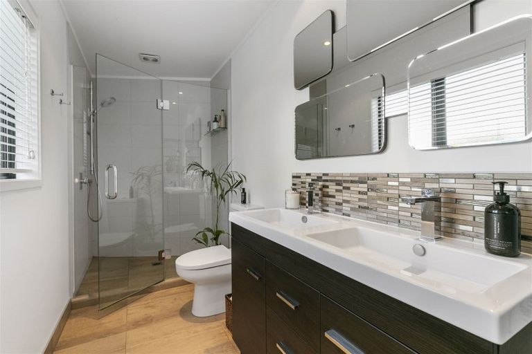 Photo of property in 49a Cockle Bay Road, Cockle Bay, Auckland, 2014