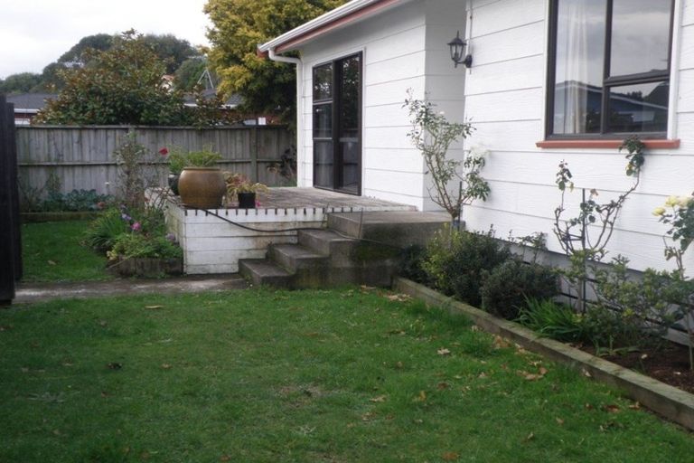 Photo of property in 3 Atarau Grove, Paraparaumu, 5032