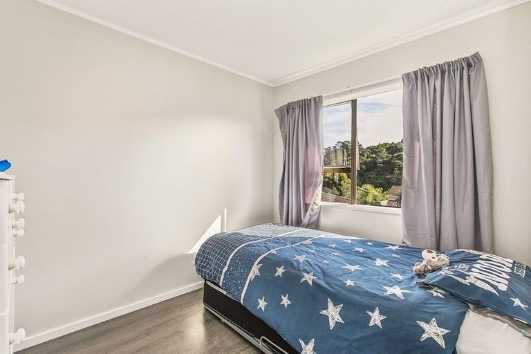 Photo of property in 1/60 Simon Ellice Drive, Bayview, Auckland, 0629