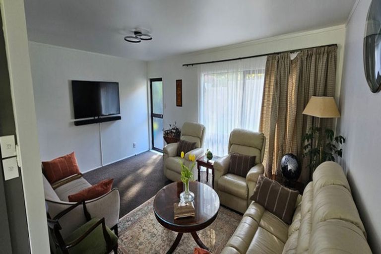 Photo of property in 1/13 Montclair Rise, Browns Bay, Auckland, 0630