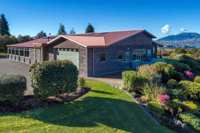 Photo of property in 35 Te Moenga Park, Acacia Bay, Taupo, 3330