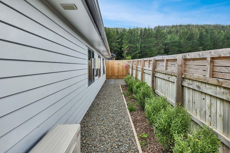 Photo of property in 10 Te Ara O Roimata, Wainuiomata, Lower Hutt, 5014