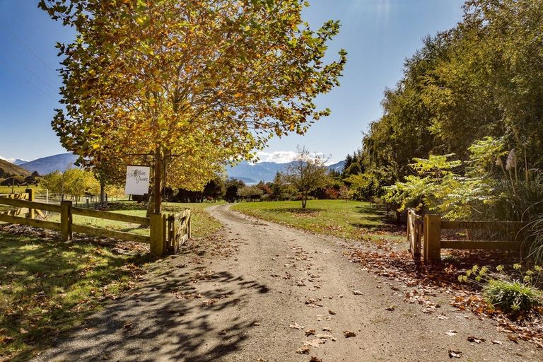 Photo of property in 280 Wanaka-mount Aspiring Road, Wanaka, 9382