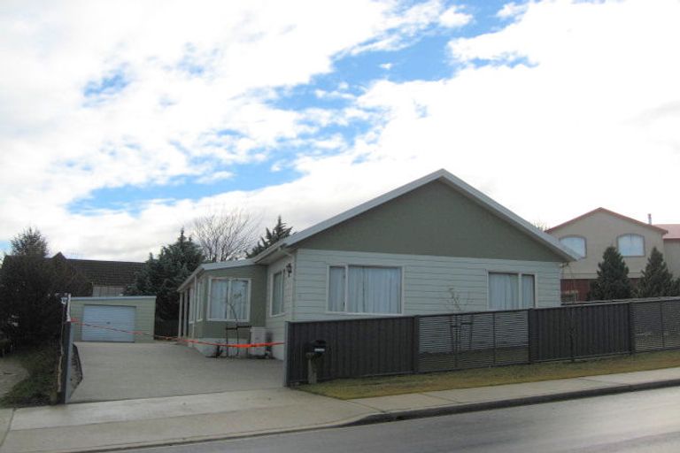Photo of property in 5 Mount Iron Drive, Wanaka, 9305