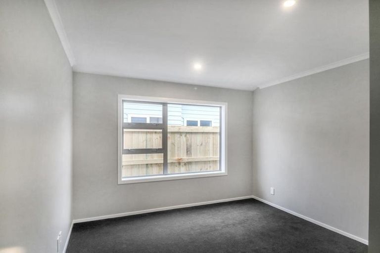 Photo of property in 76 Ruahine Street, Paraparaumu, 5032