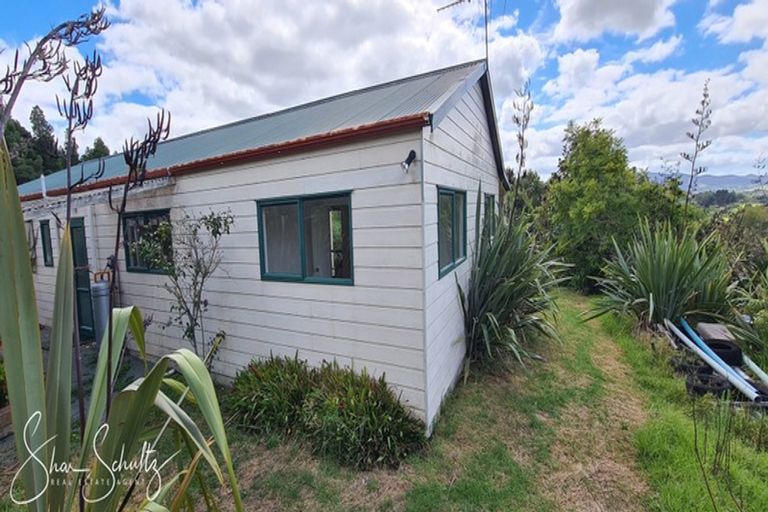 Photo of property in 105 Gorge Road, Maungaturoto, 0520