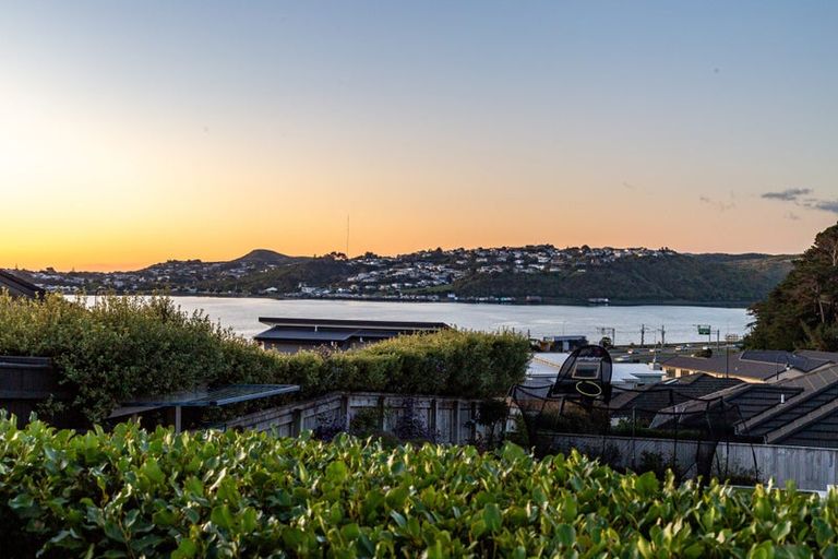 Photo of property in 10 Margaret Shields Avenue, Aotea, Porirua, 5024