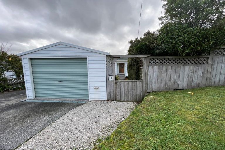 Photo of property in 7 Montgomery Avenue, Karori, Wellington, 6012