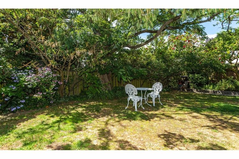 Photo of property in 58 Royal Park Drive, Parklands, Christchurch, 8083