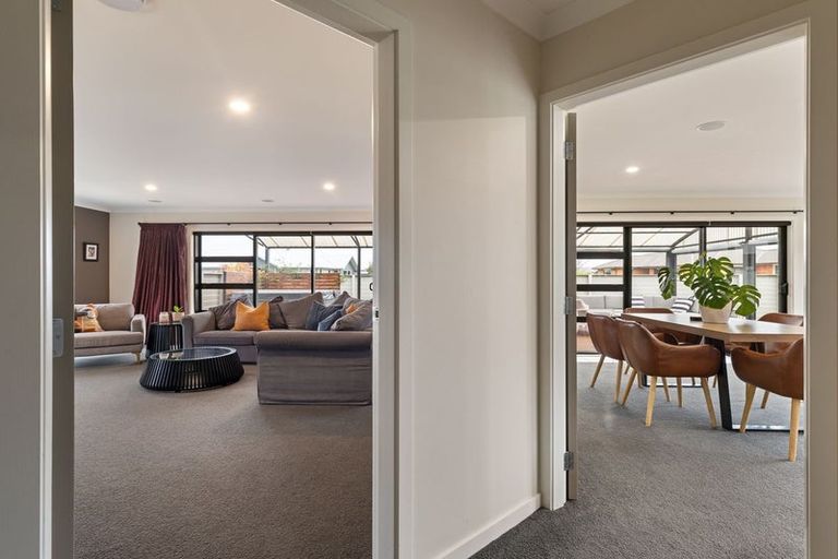 Photo of property in 6 Trump Place, Kelvin Grove, Palmerston North, 4414