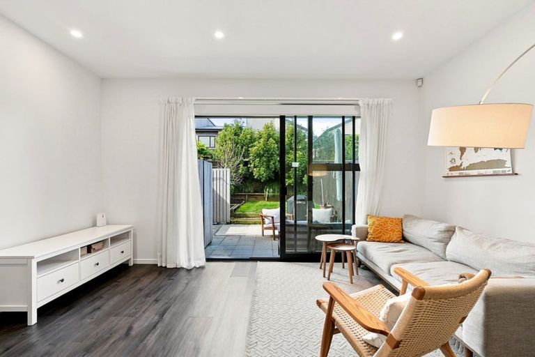 Photo of property in 37 Peihana Road, Hobsonville, Auckland, 0616