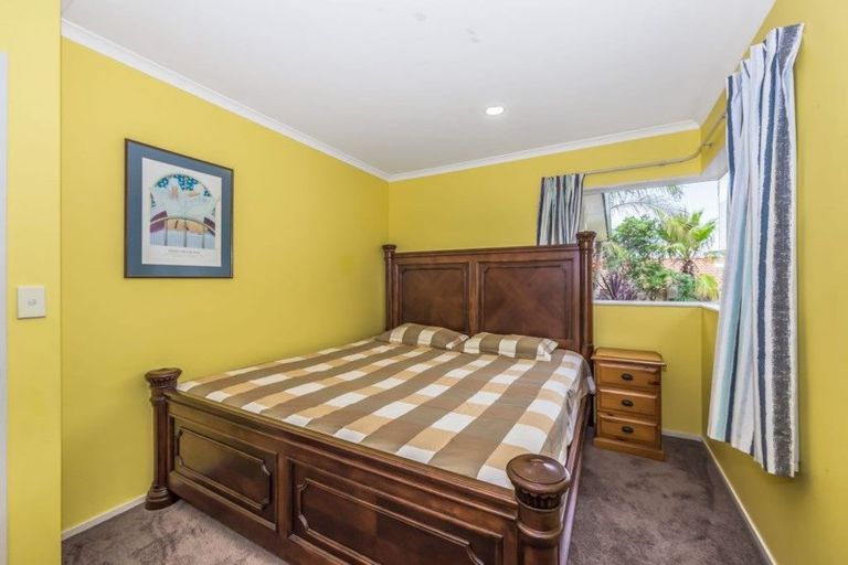 Photo of property in 31 Kate Sheppard Avenue, Torbay, Auckland, 0630
