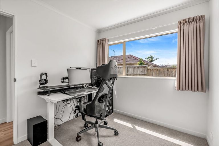 Photo of property in 5 Moravale Lane, Flat Bush, Auckland, 2016
