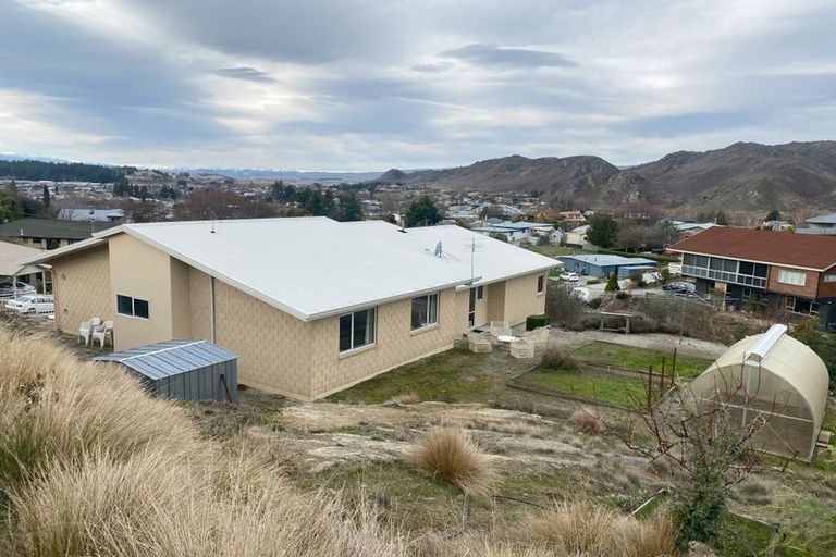 Photo of property in 16 Aronui Road, Bridge Hill, Alexandra, 9320