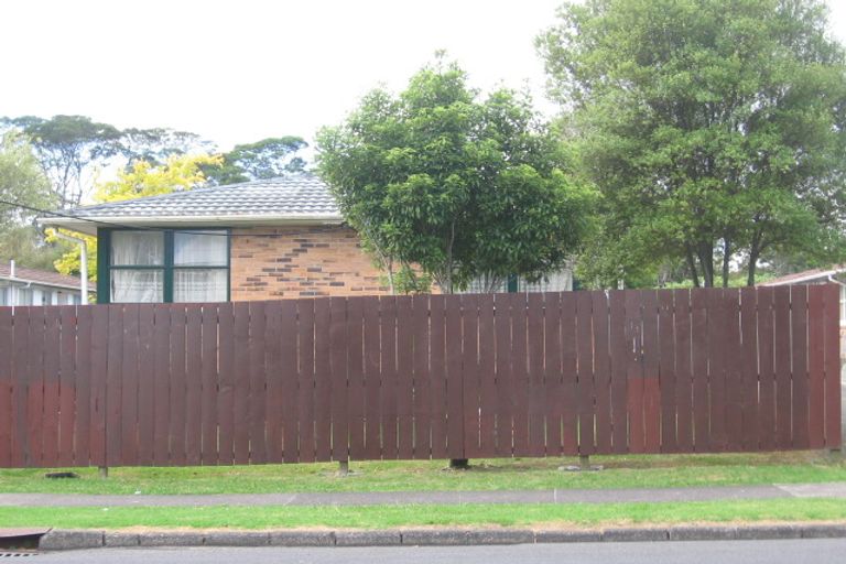 Photo of property in 4/82 Portage Road, New Lynn, Auckland, 0600